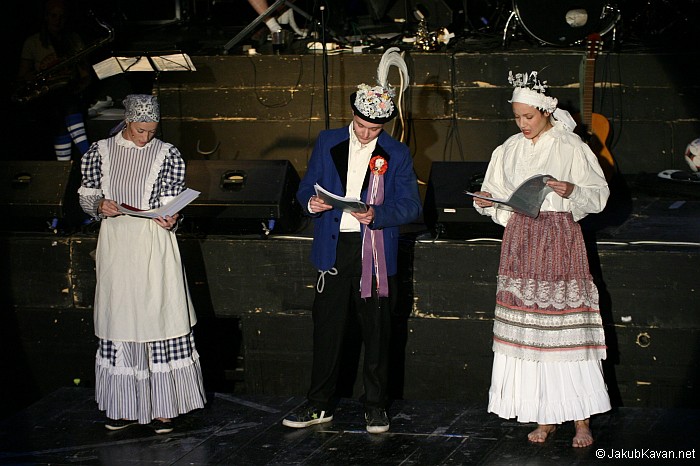Zlomvaz 2009 - zahájení, koncert Sto zvířat...