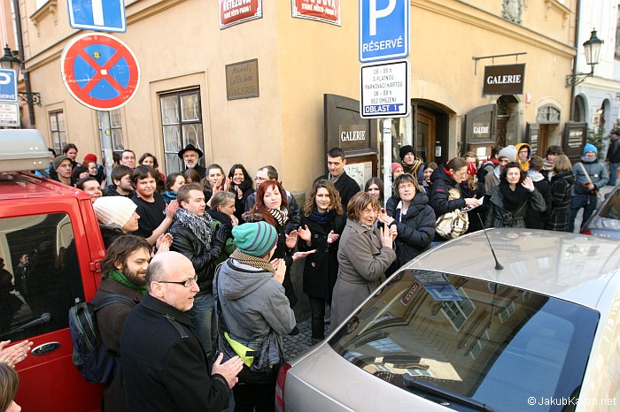 Obejmi skolu