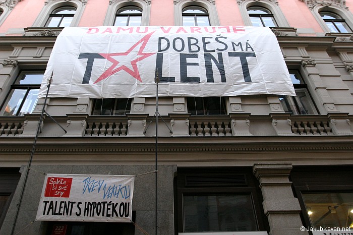 Obejmi skolu