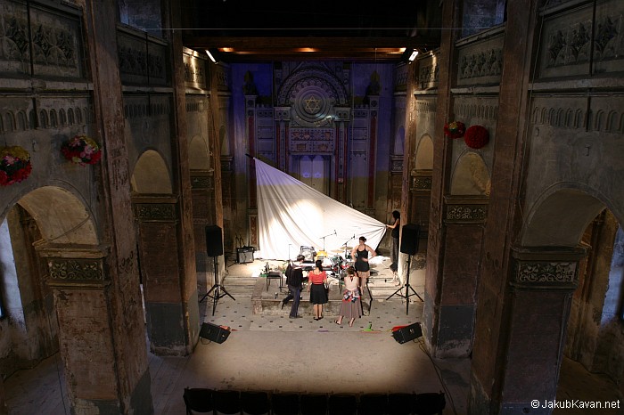 Korjen v synagoze